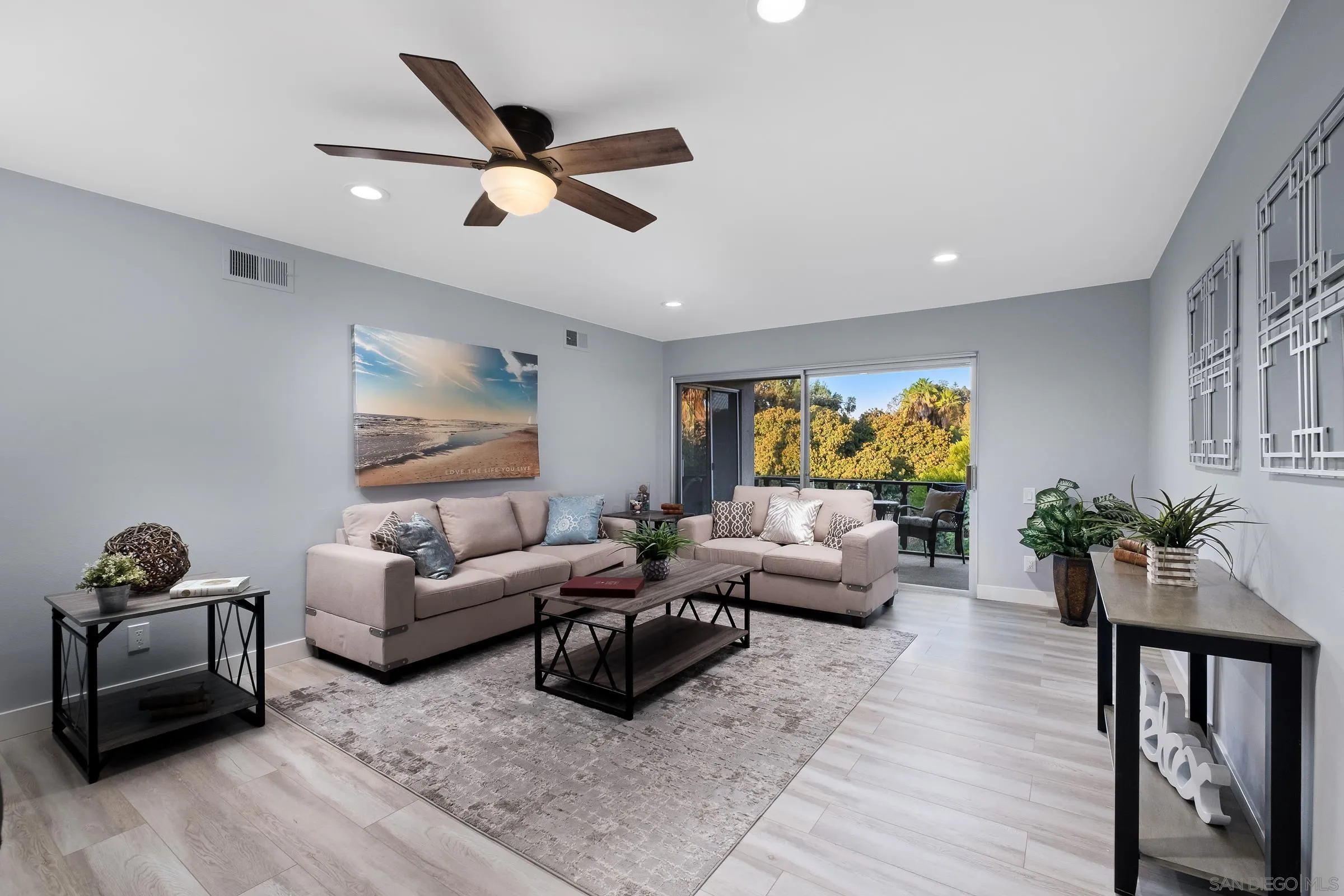 12176 Rancho Bernardo Road, Unit B San Diego, CA 92128 - Photo 6 of 41 a living room with furniture