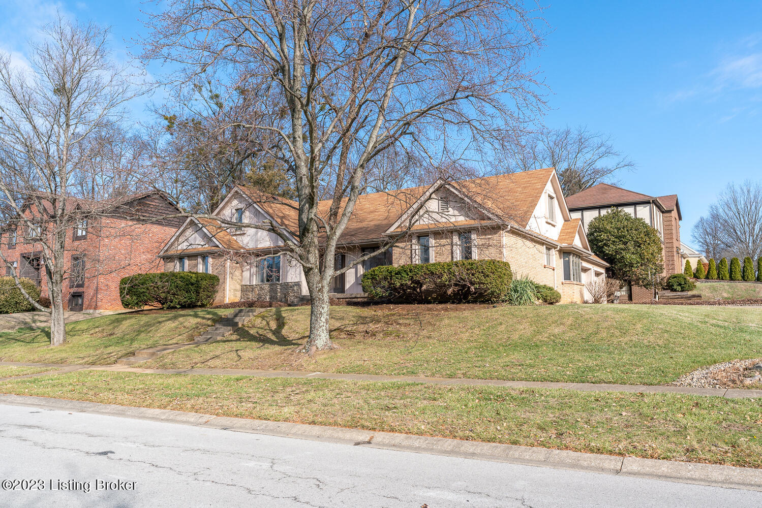 5517 Hempstead Road Louisville, KY 40207 - Photo 2 of 45 002-5517-2