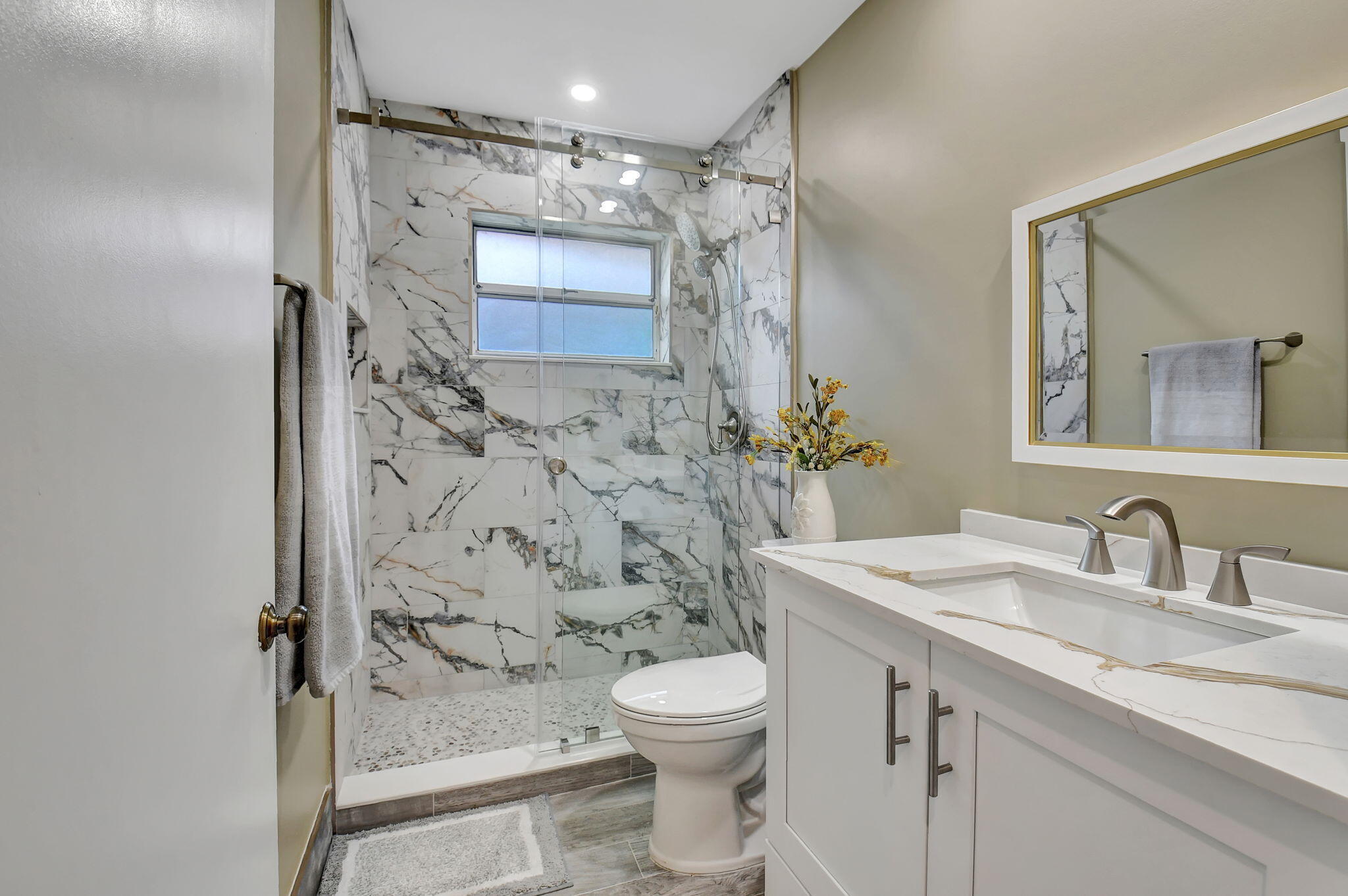 11161 Sangria Court Boca Raton, FL 33498 - Photo 2 of 26 2nd Bathroom