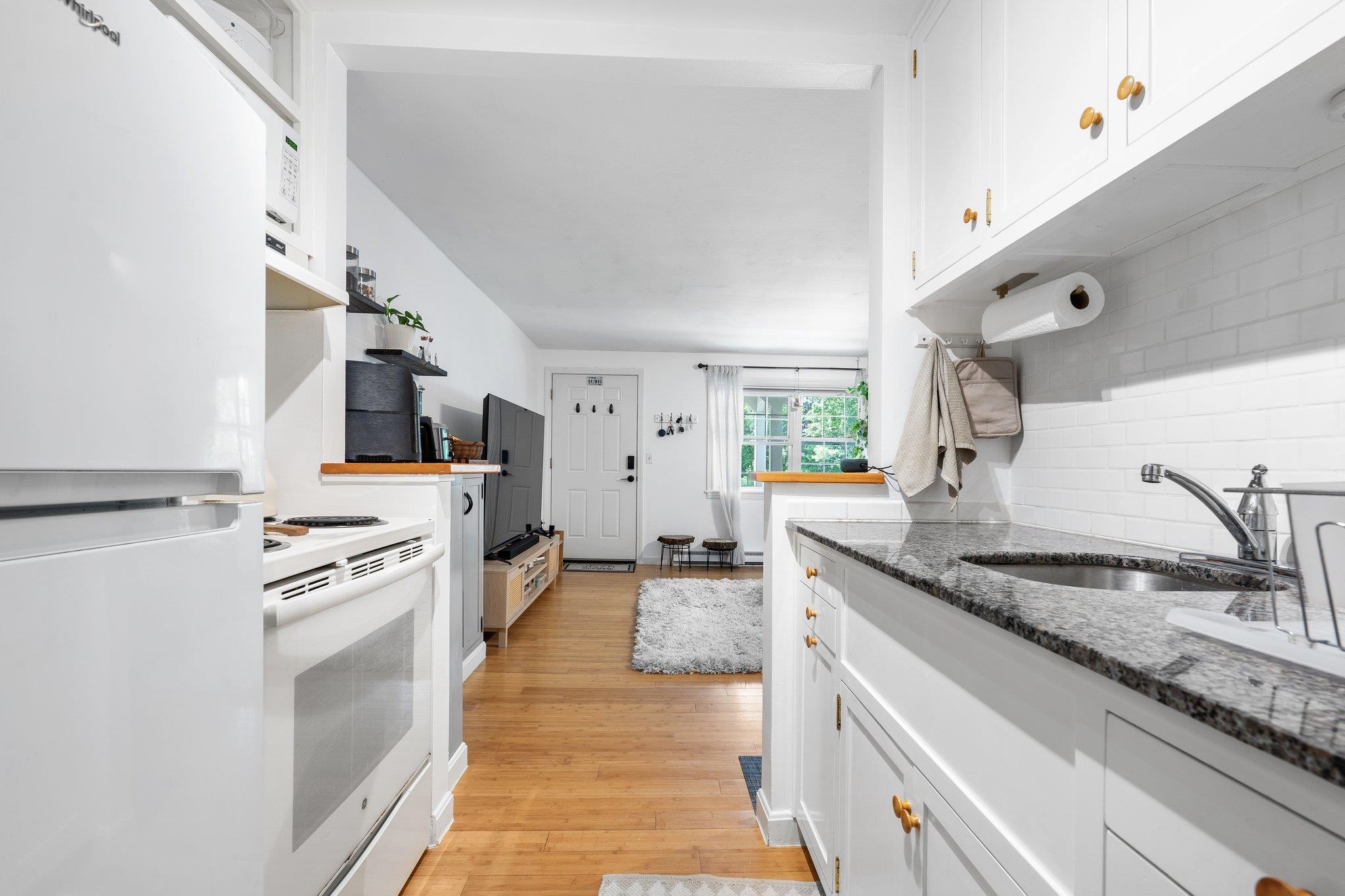 48 Cricket Brook Dover, NH 03820 - Photo 13 of 26