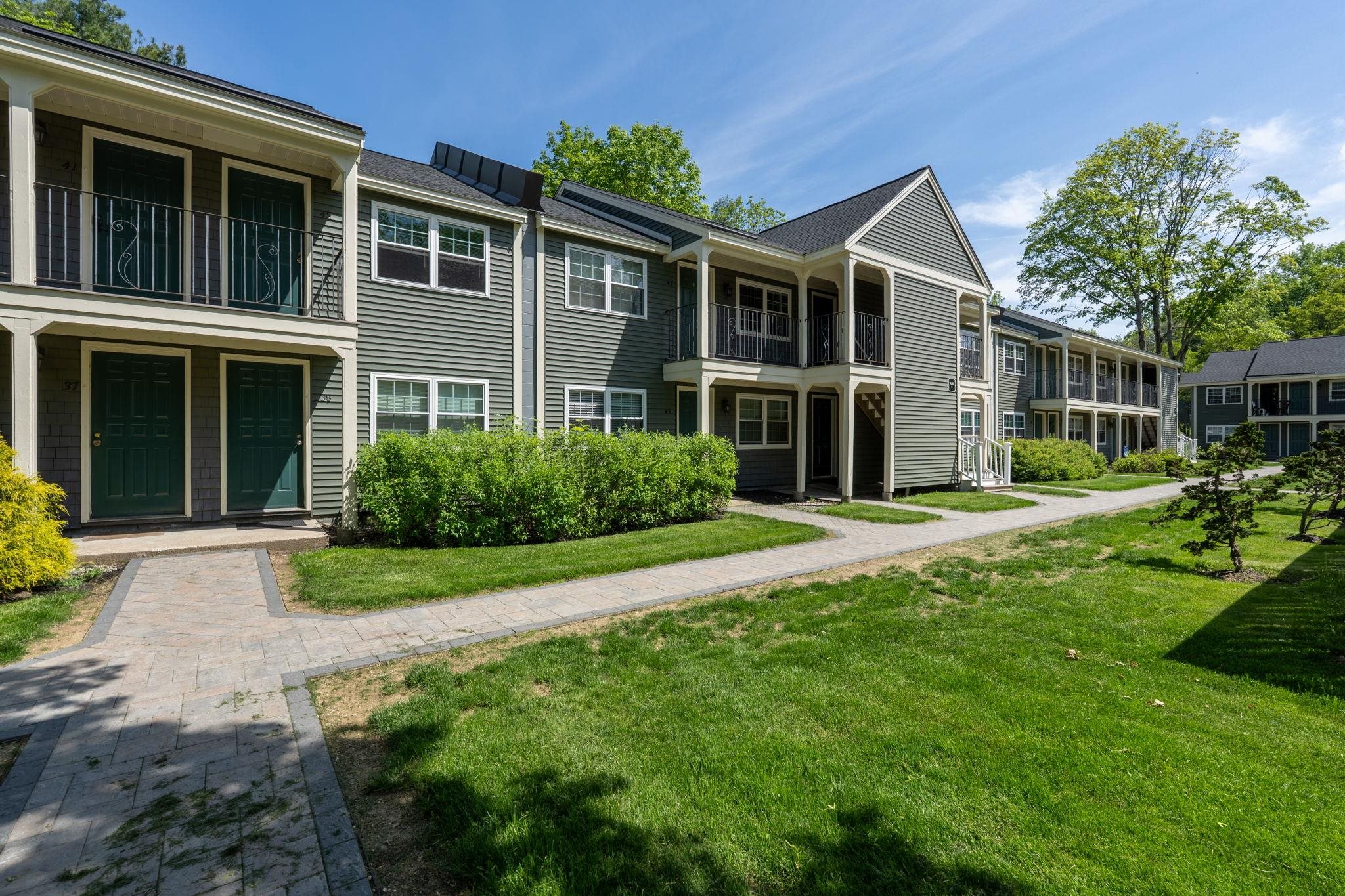 48 Cricket Brook Dover, NH 03820 - Photo 3 of 26