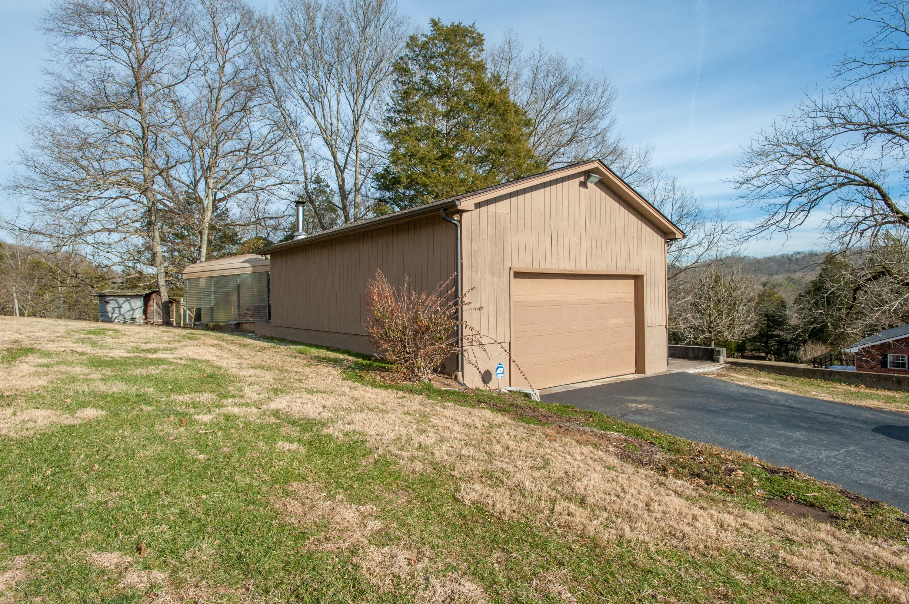 166 Lost Ridge Road Clinton, TN 37716 - Photo 8 of 39 detached garage