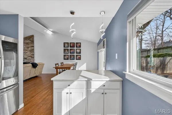 $464,000 | 524 Hickory Hollow Lane, St. Louis, MO 63122