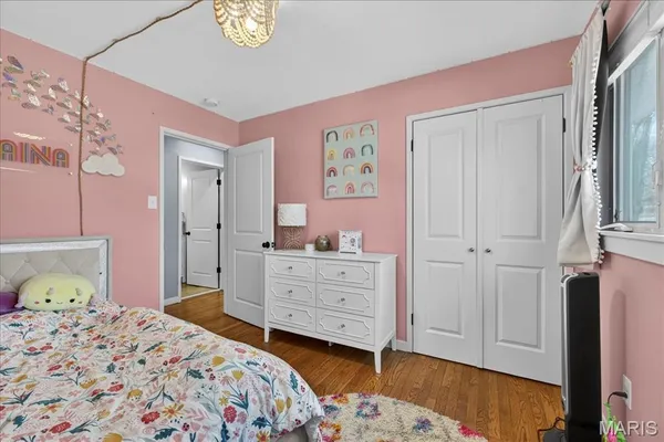 $464,000 | 524 Hickory Hollow Lane, St. Louis, MO 63122