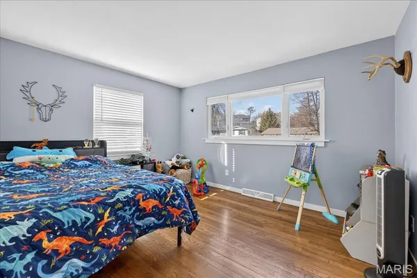 $464,000 | 524 Hickory Hollow Lane, St. Louis, MO 63122