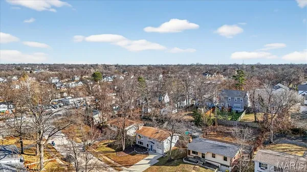 $464,000 | 524 Hickory Hollow Lane, St. Louis, MO 63122