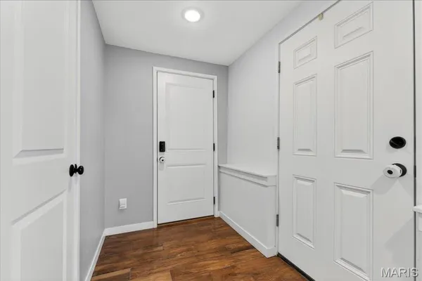 $464,000 | 524 Hickory Hollow Lane, St. Louis, MO 63122
