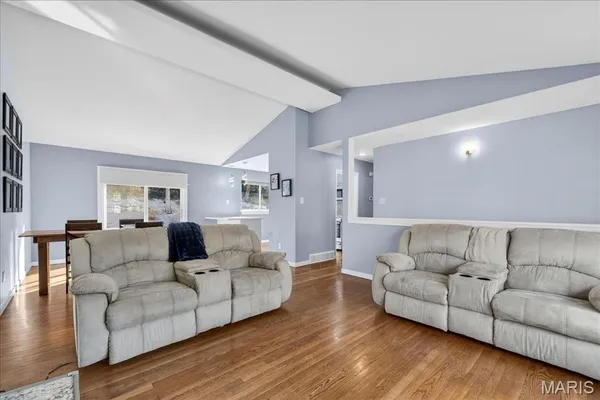 $464,000 | 524 Hickory Hollow Lane, St. Louis, MO 63122