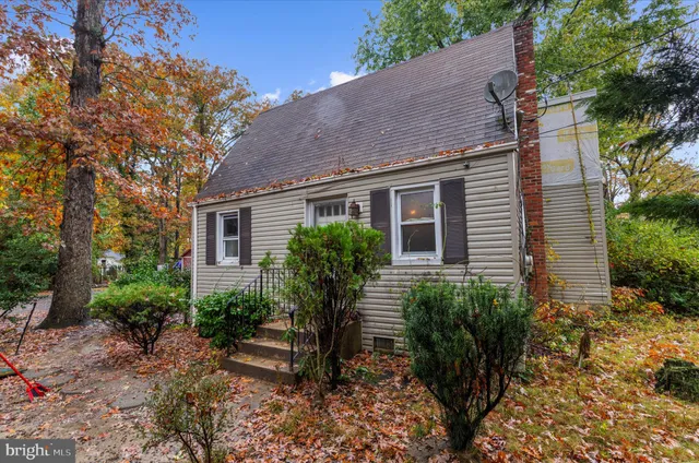 a house view with a outdoor space