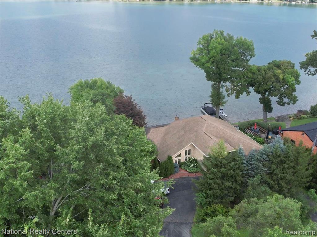 7030 Commerce Road West Bloomfield, MI 48324 - Photo 32 of 32