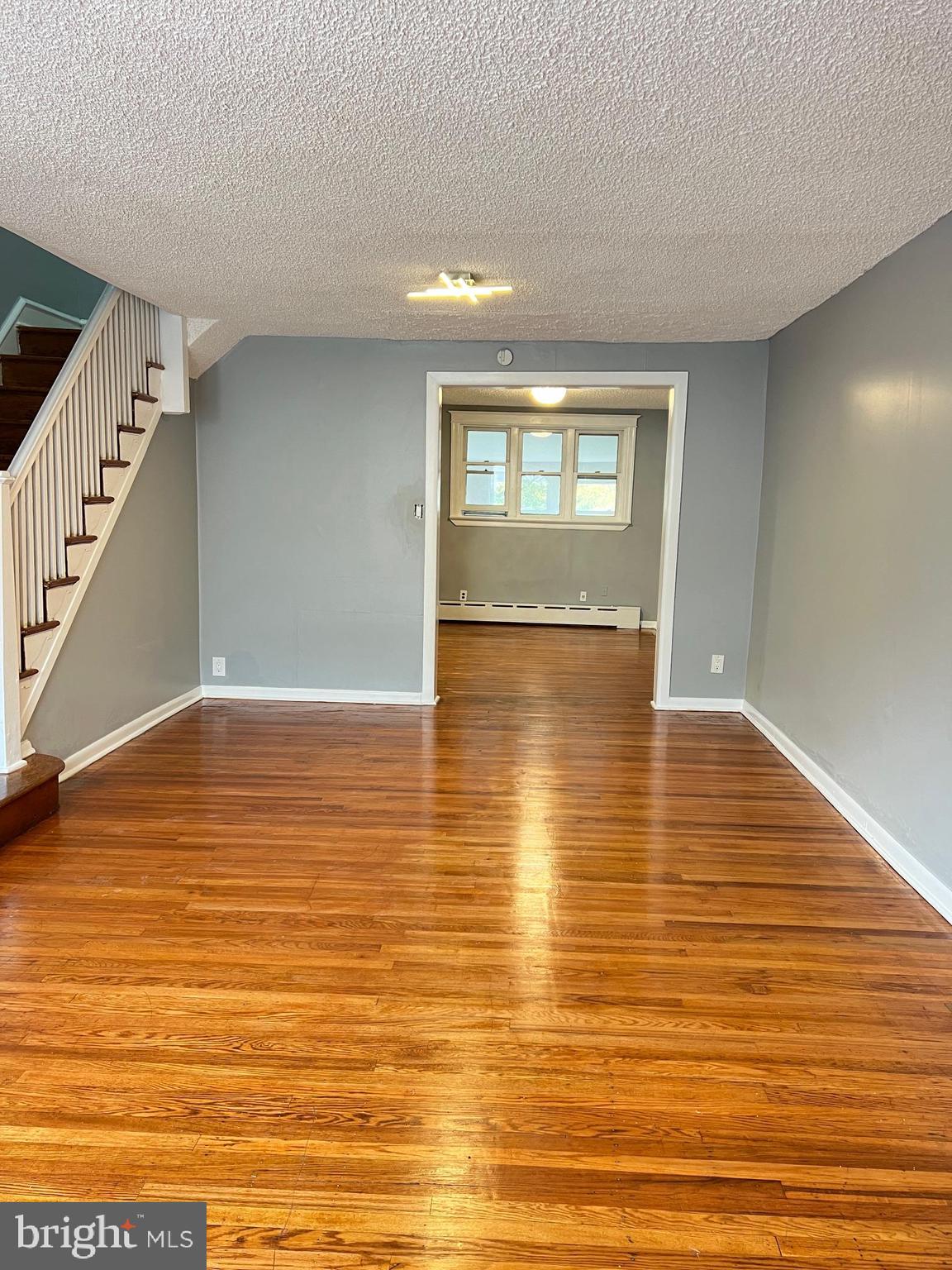 512 Glendale Road Upper Darby, PA 19082 - Photo 4 of 26