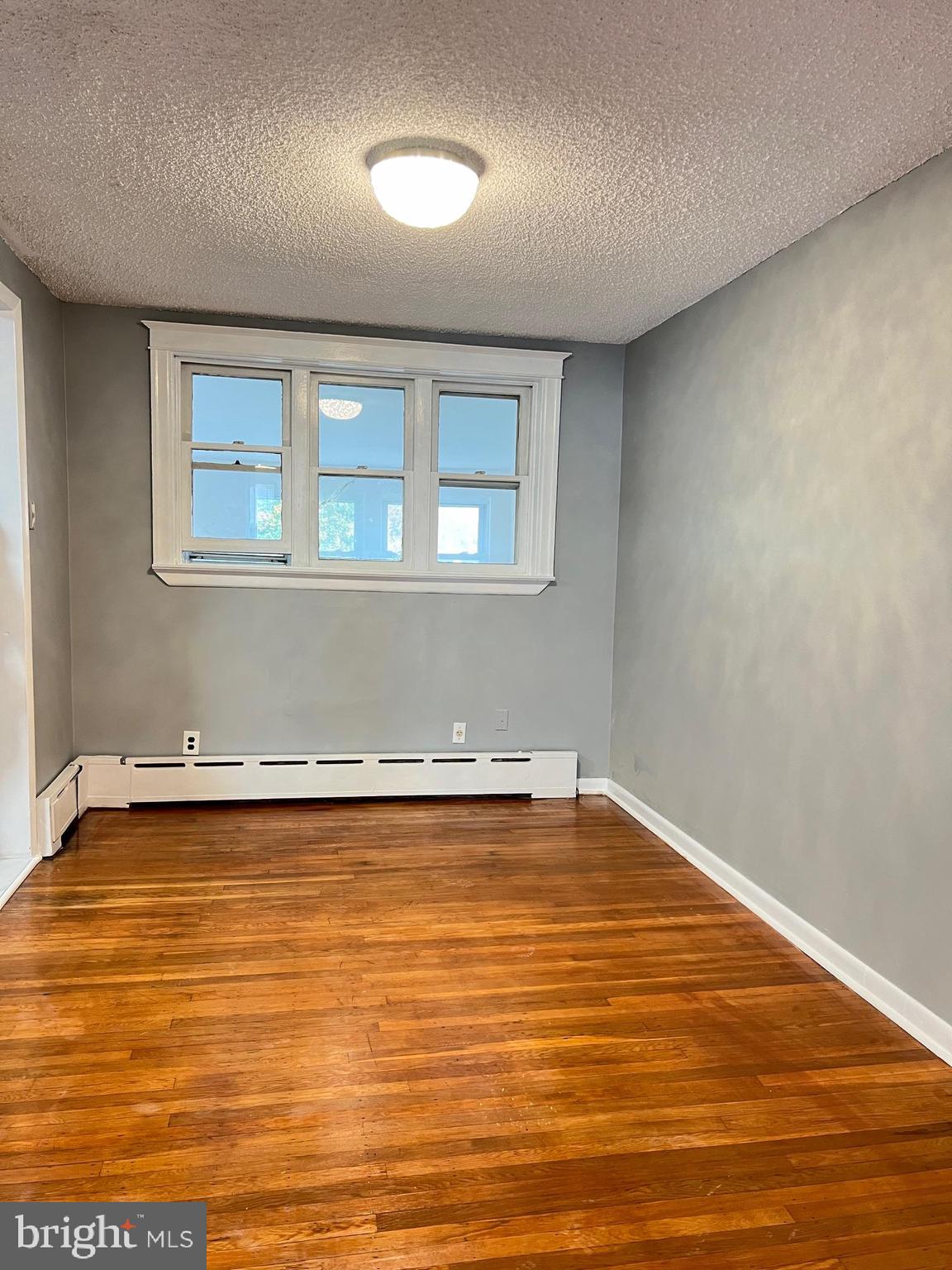 512 Glendale Road Upper Darby, PA 19082 - Photo 5 of 26