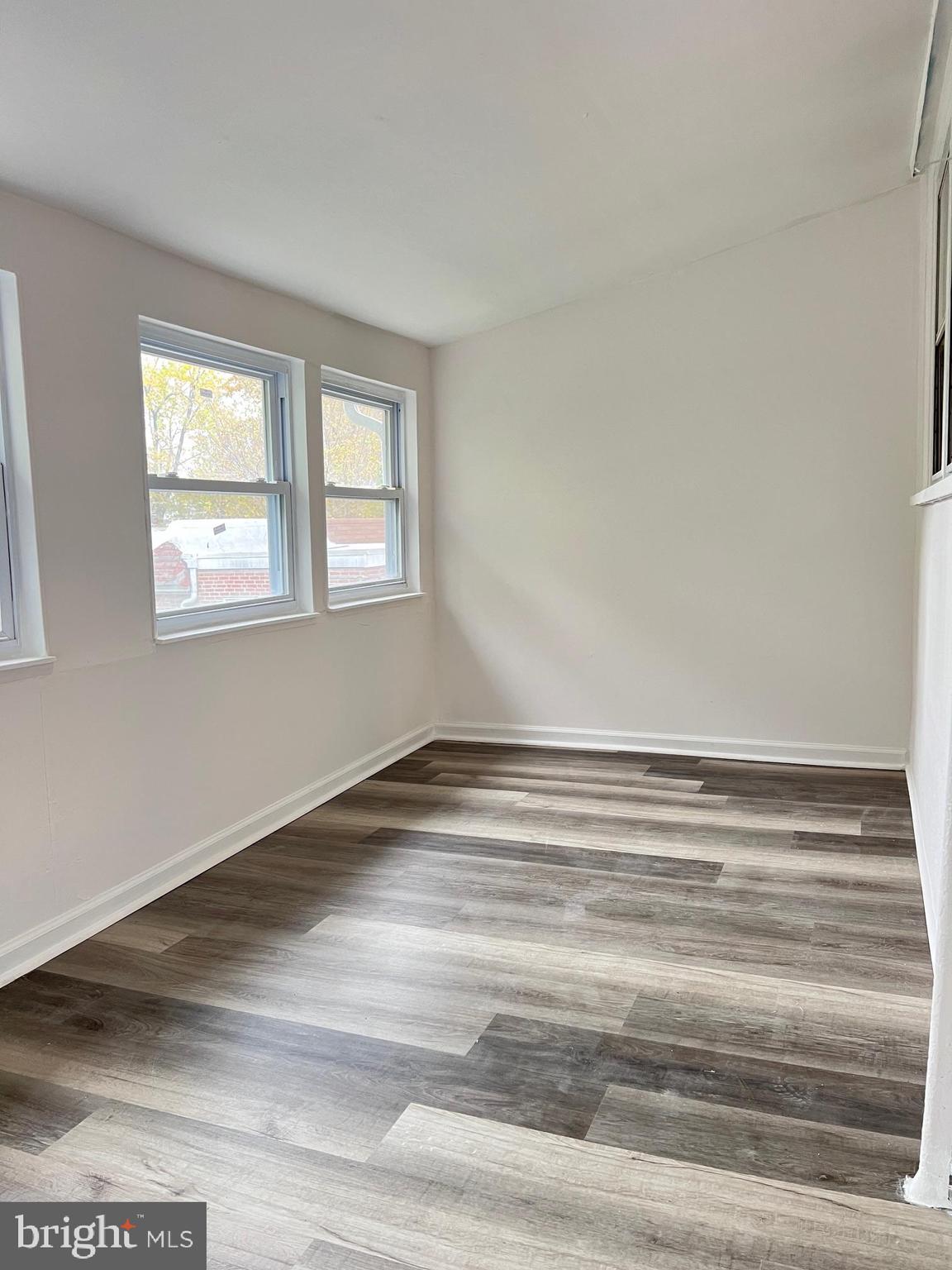 512 Glendale Road Upper Darby, PA 19082 - Photo 9 of 26