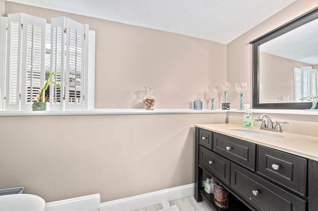 25 Clark Road Weymouth, MA 02190 - Photo 17 of 22 Gallery Image 17