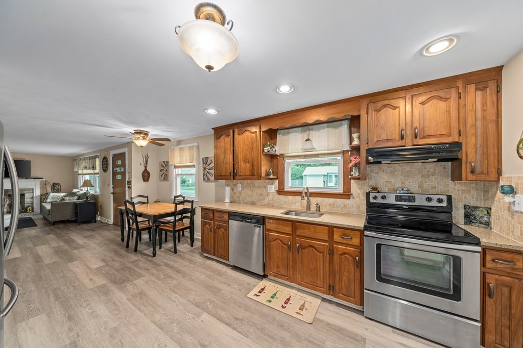 25 Clark Road Weymouth, MA 02190 - Photo 6 of 22 Gallery Image 6