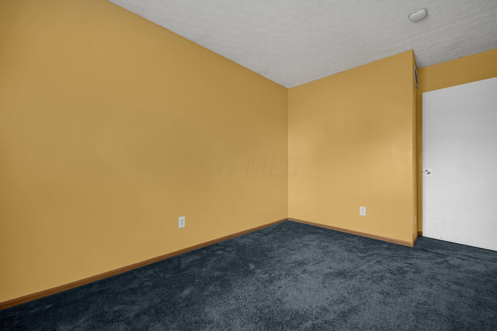 2718 Raphael Drive Columbus, OH 43232 - Photo 23 of 33 6-web-or-mls-2718-raphael-dr