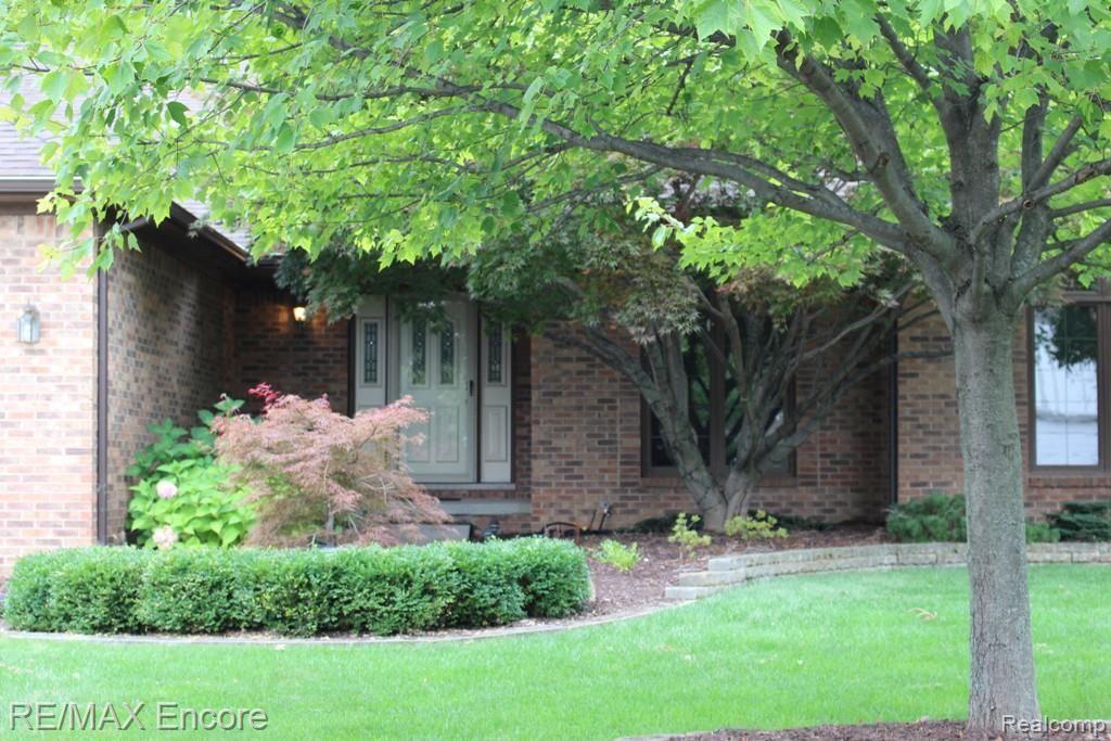 315 Rose Brier Drive Rochester Hills, MI 48309 - Photo 7 of 68