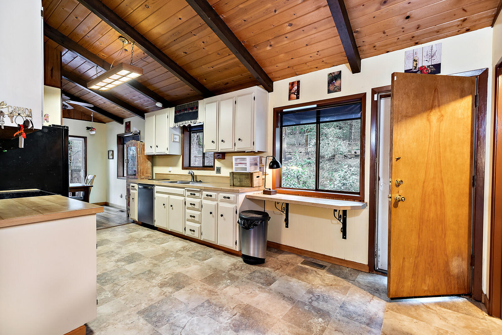 530 Lomas Road Jacksonville, OR 97530 - Photo 11 of 56 33_LR_33_mls