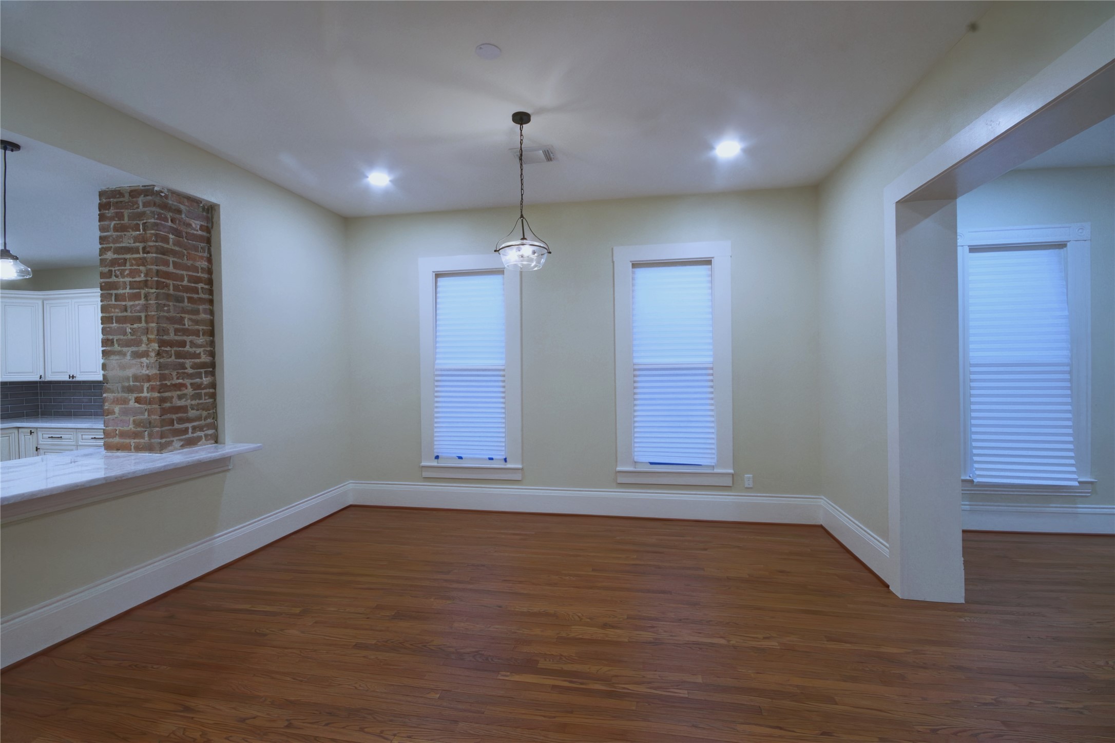 505 Winnie Street Houston, TX 77009 - Photo 10 of 29 A sizeable dining room to accomodate family dinners and entertaining.