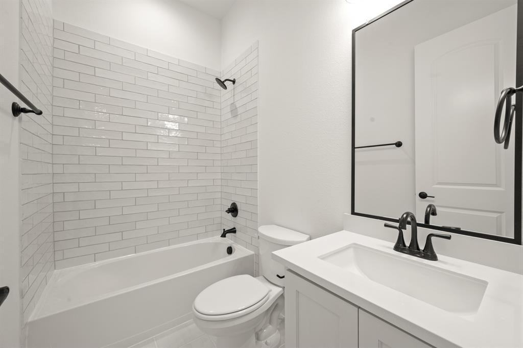 1845 Rough Rdg Trail Midlothian, TX 76065 - Photo 11 of 35 1845 Rough Ridge- Bathroom-1