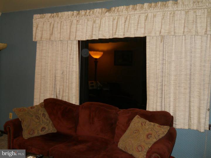 31 Husted Station Road Bridgeton, NJ 08302 - Photo 3 of 25 Living Room