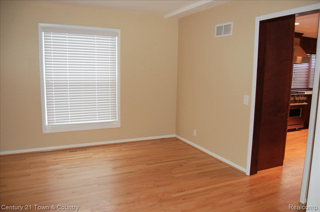 2840 West Maple Road Bloomfield Hills, MI 48301 - Photo 6 of 24 Formal Dining Room