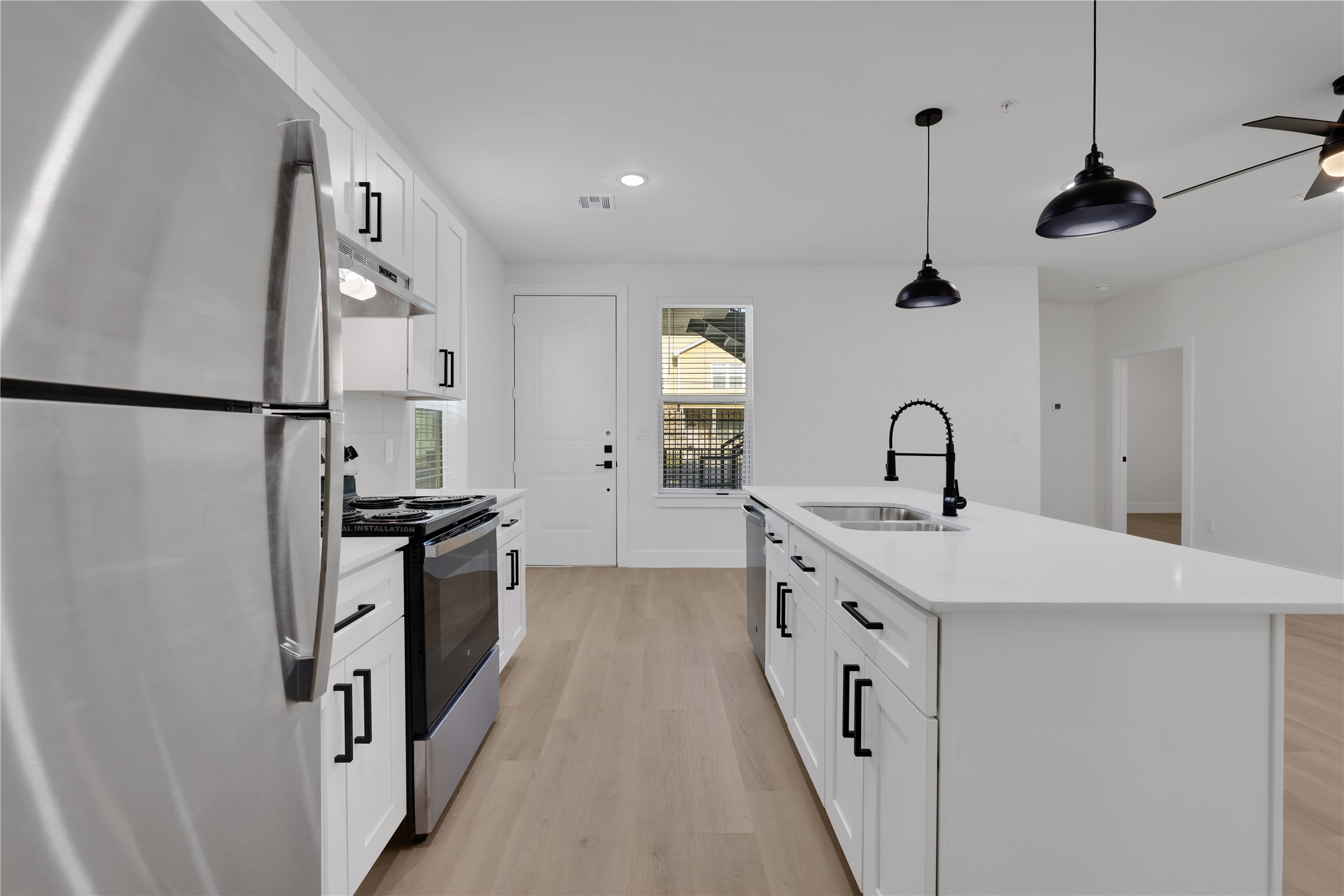 2613 Delafield Street, Unit 4 Houston, TX 77023 - Photo 8 of 28