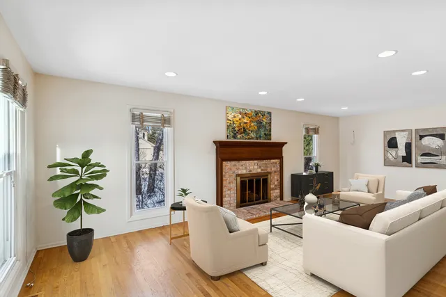 $635,250 | 1315 Gail Drive, Buffalo Grove, IL 60089