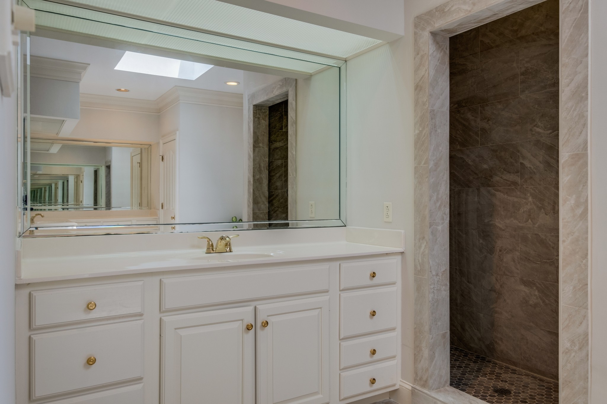 3026 Smith Lane Franklin, TN 37069 - Photo 20 of 39 a bathroom with a sink and a mirror