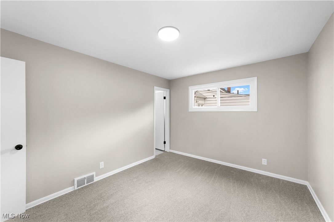 4086 Stonehaven Road Cleveland, OH 44121 - Photo 19 of 36