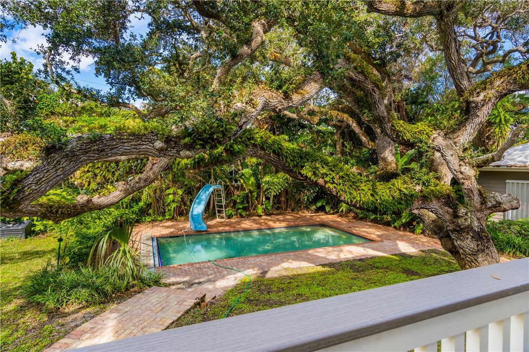 975 Riomar Drive Vero Beach, FL 32963 - Photo 17 of 34 a view of a garden with plants