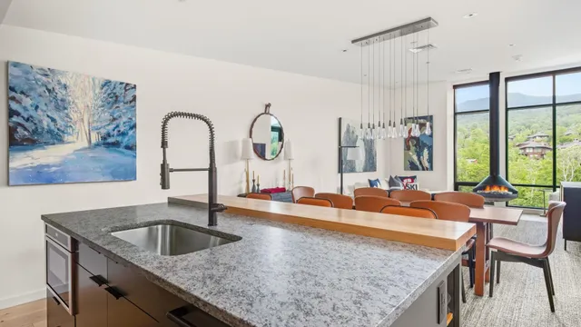 $2,560,000 | 69 Hourglass Drive, Unit 409, Stowe, VT 05672