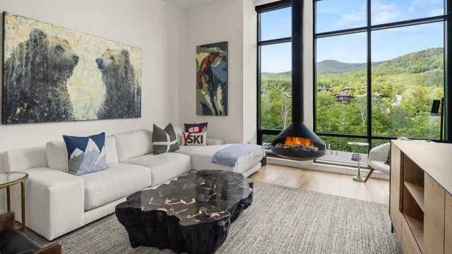 $2,560,000 | 69 Hourglass Drive, Unit 409, Stowe, VT 05672