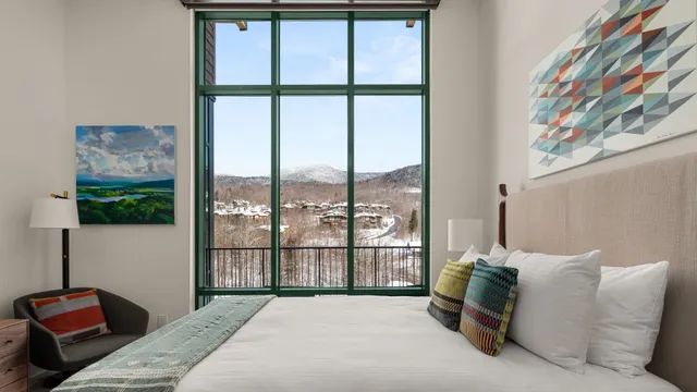 $2,560,000 | 69 Hourglass Drive, Unit 409, Stowe, VT 05672