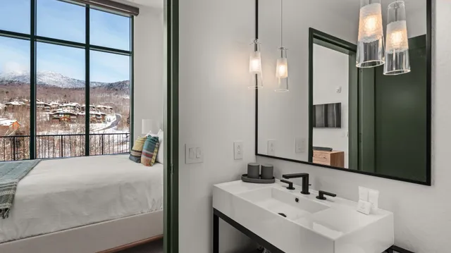 $2,560,000 | 69 Hourglass Drive, Unit 409, Stowe, VT 05672