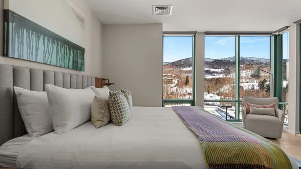 $2,560,000 | 69 Hourglass Drive, Unit 409, Stowe, VT 05672