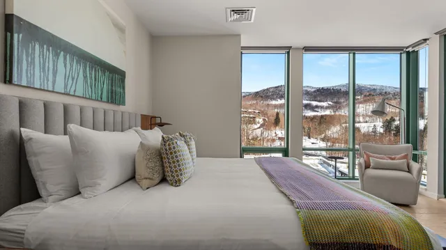 $2,560,000 | 69 Hourglass Drive, Unit 409, Stowe, VT 05672