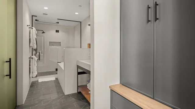 $2,560,000 | 69 Hourglass Drive, Unit 409, Stowe, VT 05672