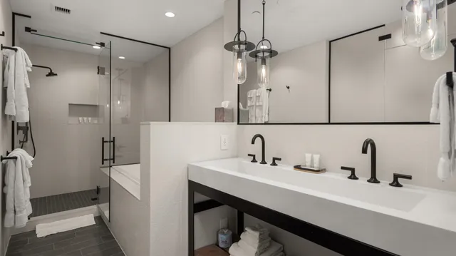 $2,560,000 | 69 Hourglass Drive, Unit 409, Stowe, VT 05672