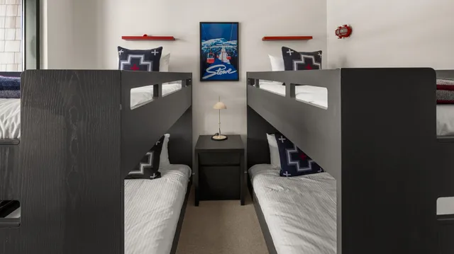 $2,560,000 | 69 Hourglass Drive, Unit 409, Stowe, VT 05672