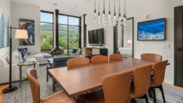 $2,560,000 | 69 Hourglass Drive, Unit 409, Stowe, VT 05672