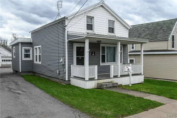 $189,900 | 58 Burrstone Road, New Hartford, NY 13417