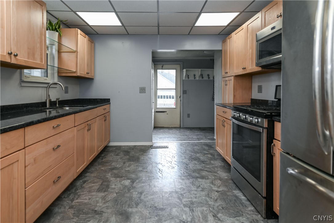 58 Burrstone Road New Hartford, NY 13417 - Photo 22 of 50