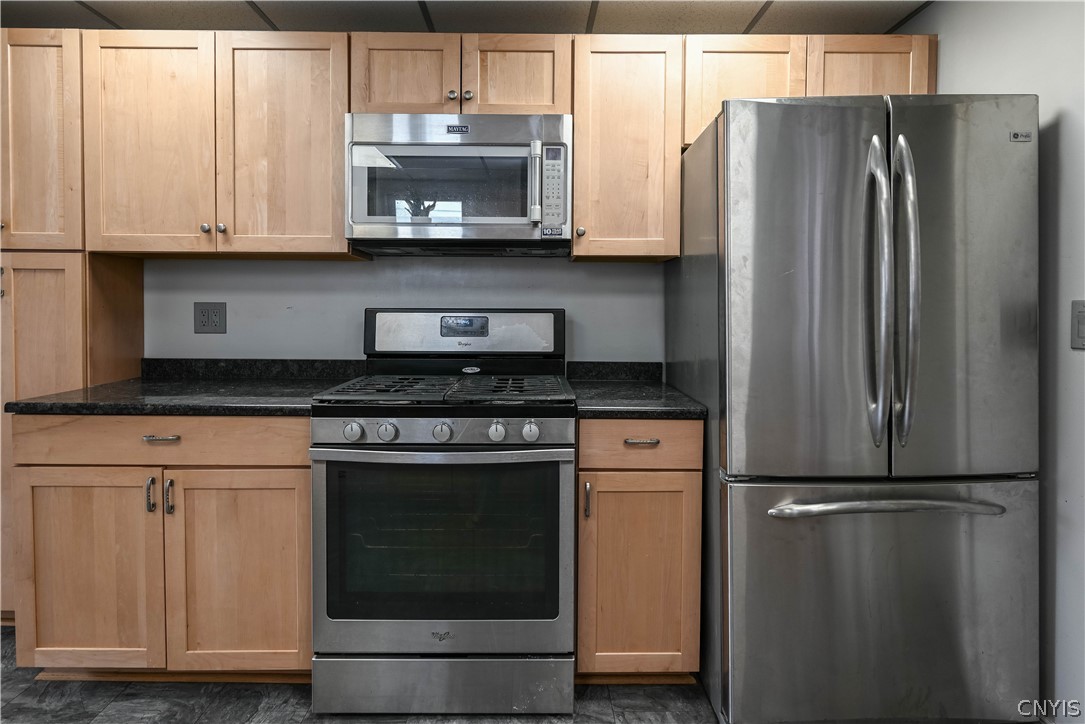 58 Burrstone Road New Hartford, NY 13417 - Photo 25 of 50