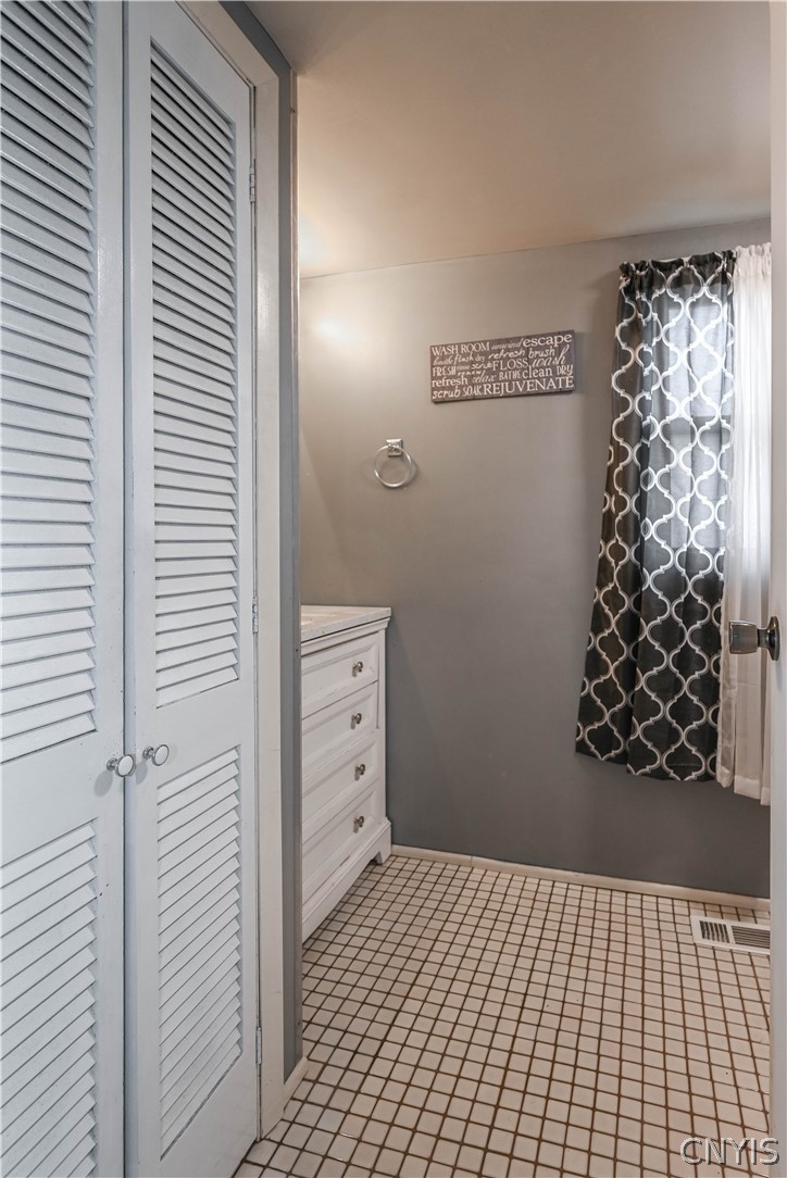 58 Burrstone Road New Hartford, NY 13417 - Photo 33 of 50