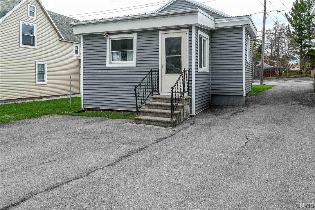 58 Burrstone Road New Hartford, NY 13417 - Photo 9 of 50