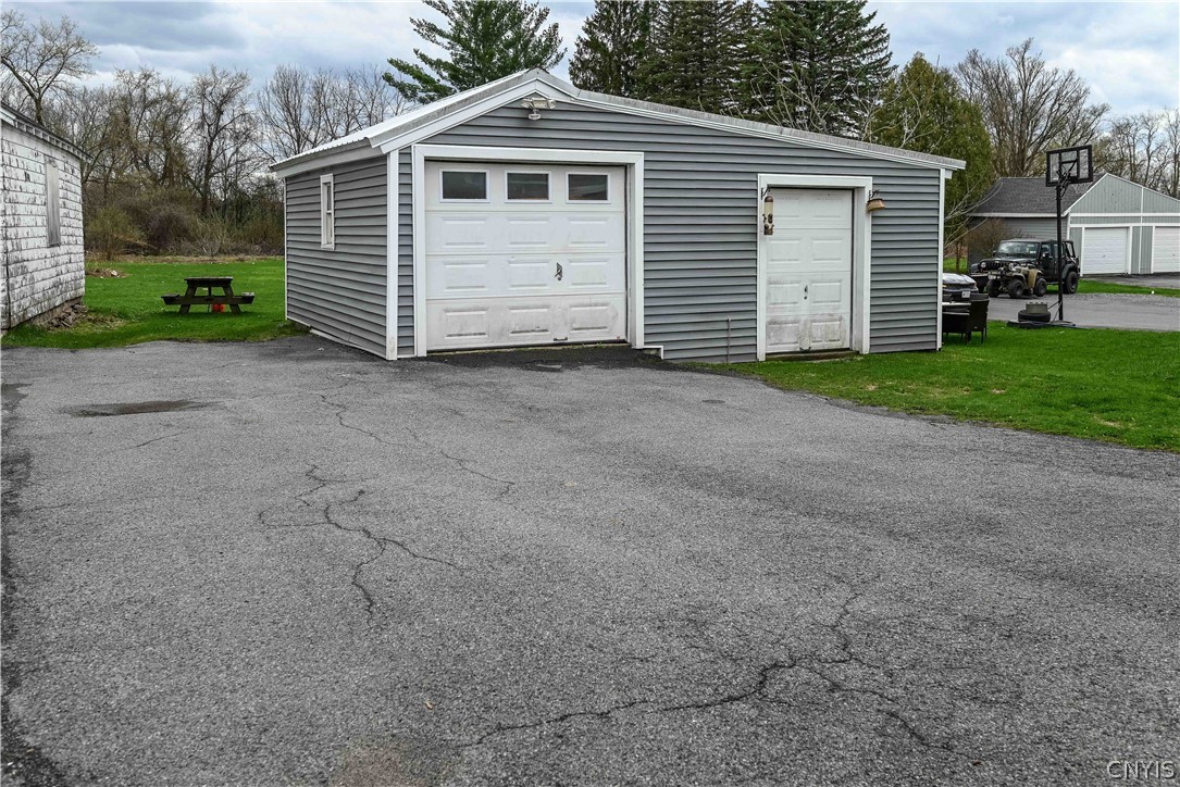 58 Burrstone Road New Hartford, NY 13417 - Photo 10 of 50