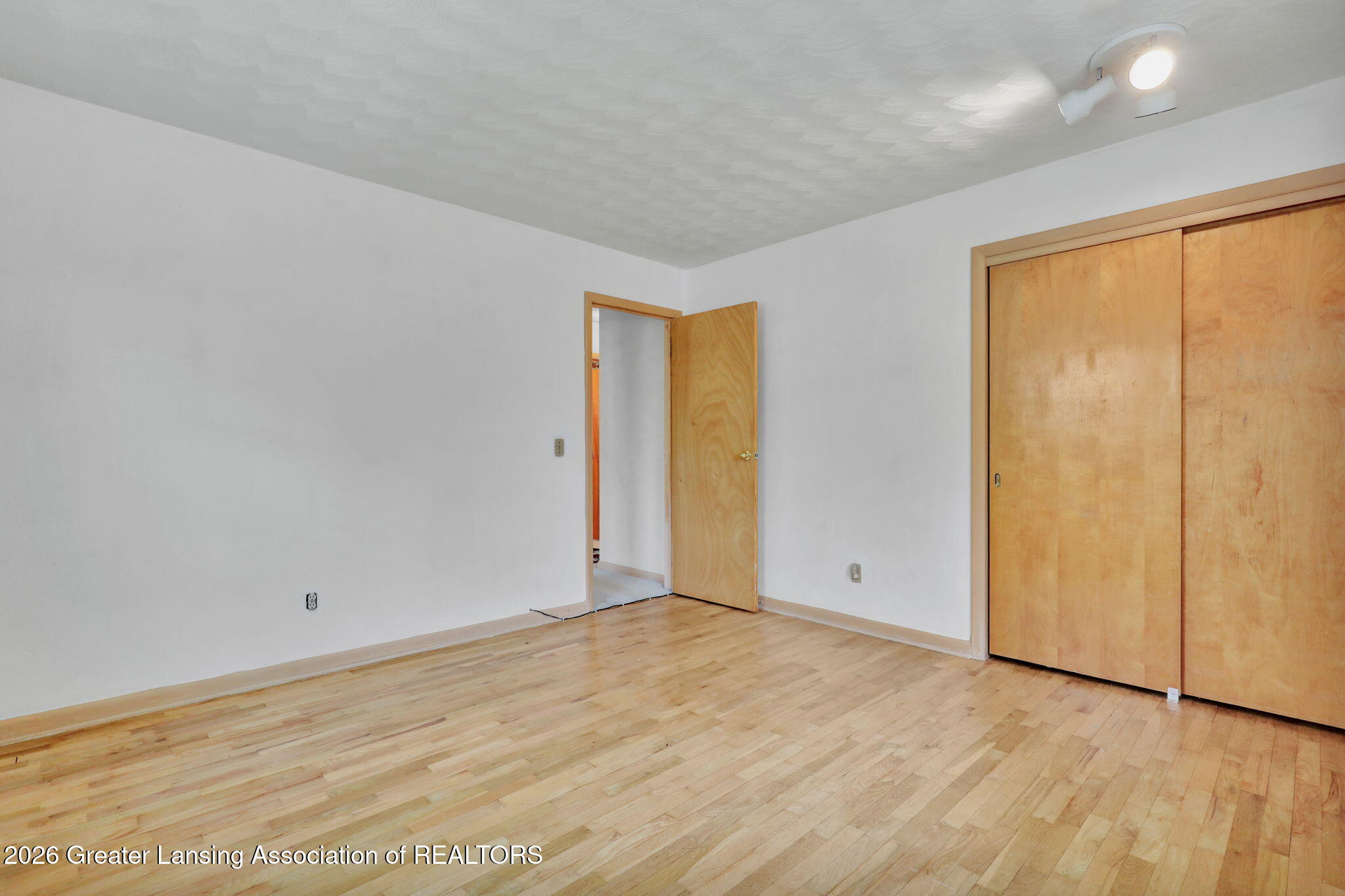 2525 Bedford Road Lansing, MI 48911 - Photo 16 of 31
