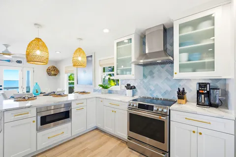 $2,875,000 | 77 Bay Drive, Key West, FL 33040