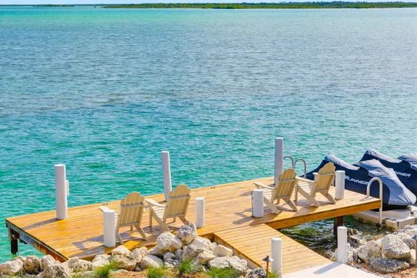 $2,735,000 | 77 Bay Drive, Key West, FL 33040